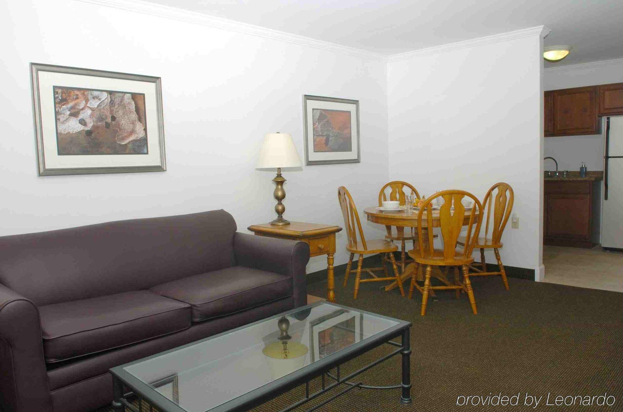 Yellowstone Pioneer Lodge Livingston Room photo